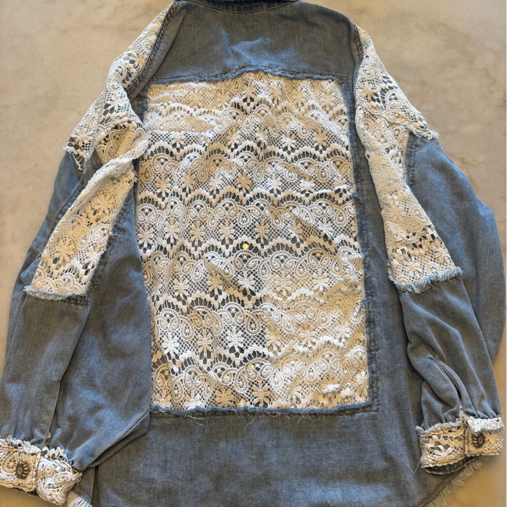 POL Denim/Lace  Oversized Shacket - Picture 6 of 6